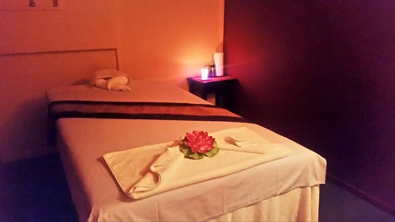 an image of a massage table in a room at Nakhon Thai Massage in Parnell Auckland, the Best Thai Massage in Auckland